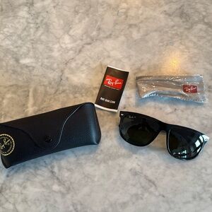 NWOT RAY BAN SUNGLASSES/wayfarer